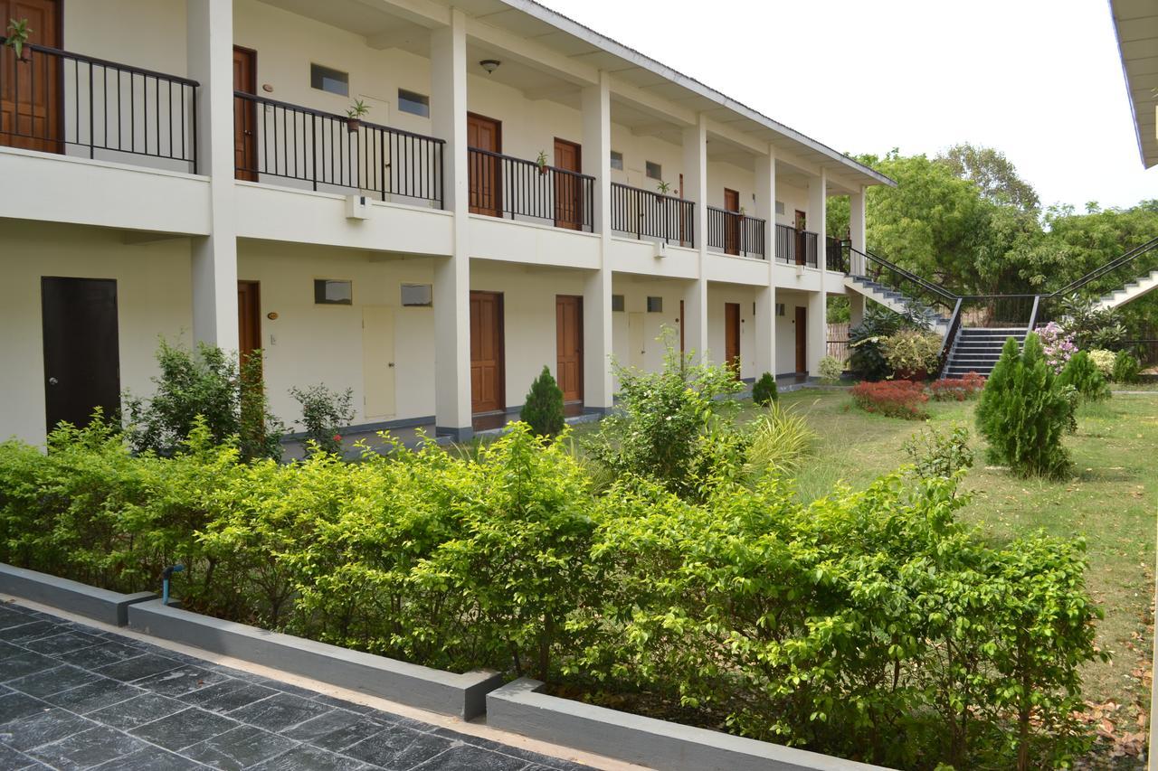 Sakura Inn Баган Экстерьер фото